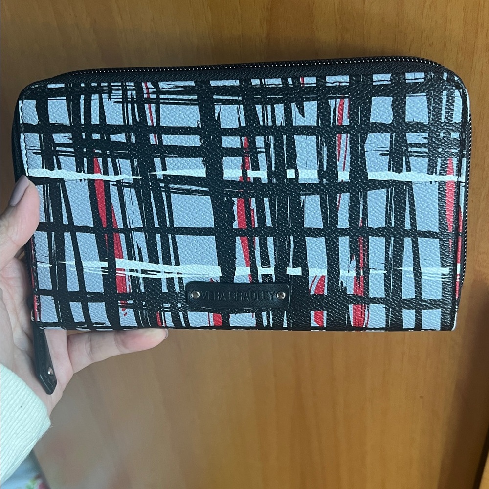 BNWT Vera Bradley Black and Red Wallet